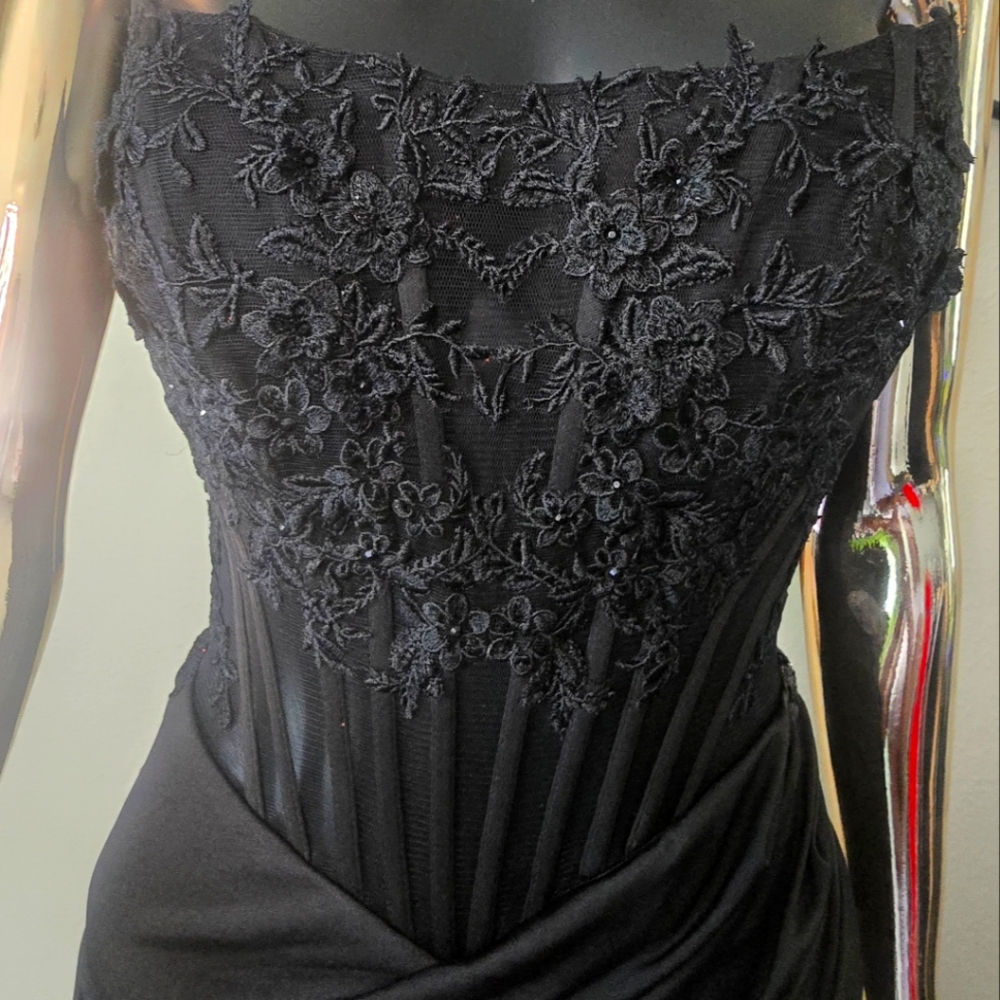 📸 Black Windsor Gown | Worn Once | Elegant Photoshoot Piece